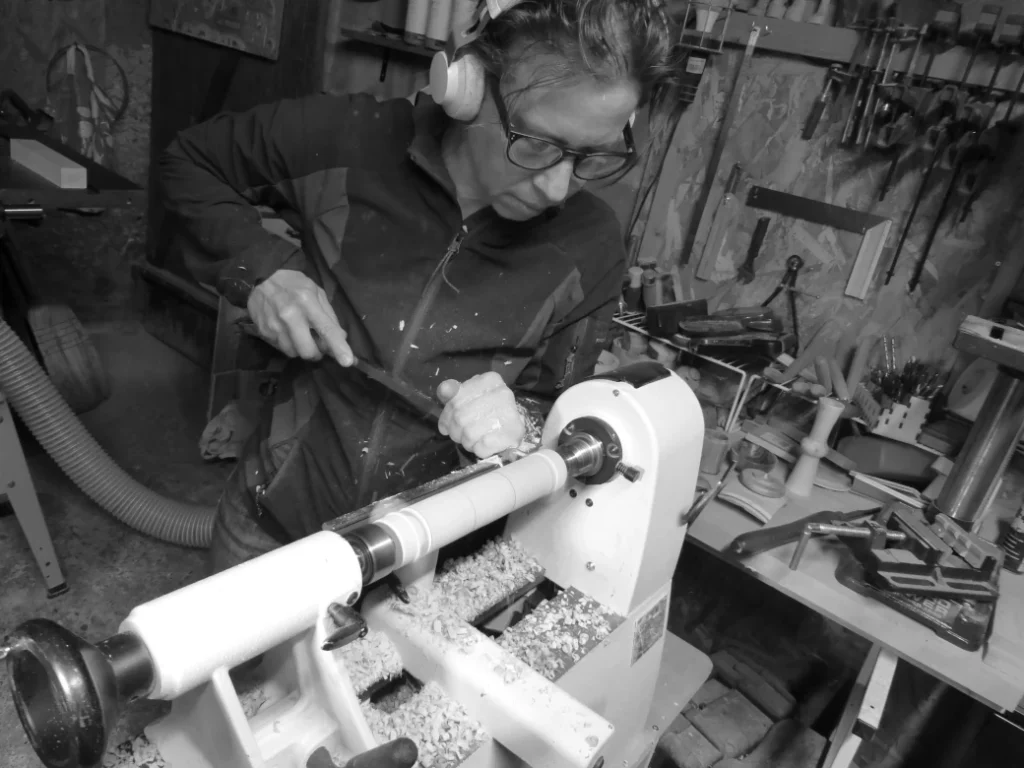 Tournage du bois dans mon atelier