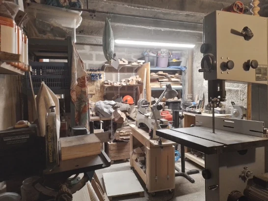 Atelier de tournage sur bois en cours de réaménagement en 2026