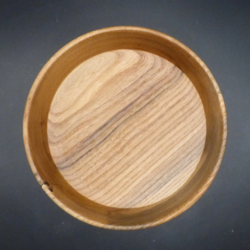 Ecuelle tournée en bois d'orme vue de dessus