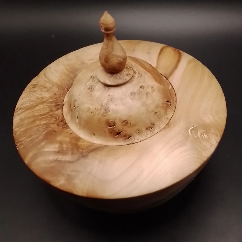 Boîte en loupe de pêcher (Vue de dessus)